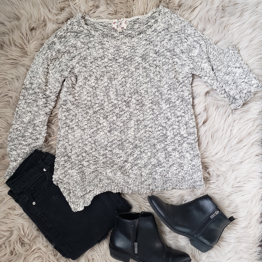 Scoop neck sweater